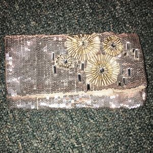 Aldo clutch